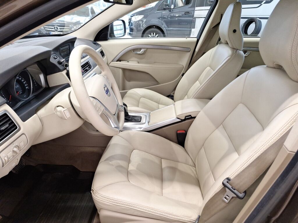 Volvo XC70 2014 Ruskea (beige)