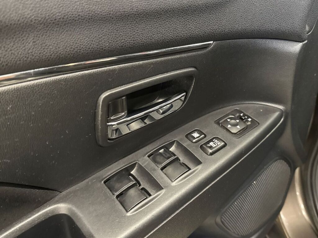 Mitsubishi ASX 2014 Ruskea (beige)