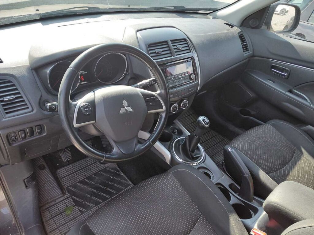 Mitsubishi ASX 2014 Ruskea (beige)