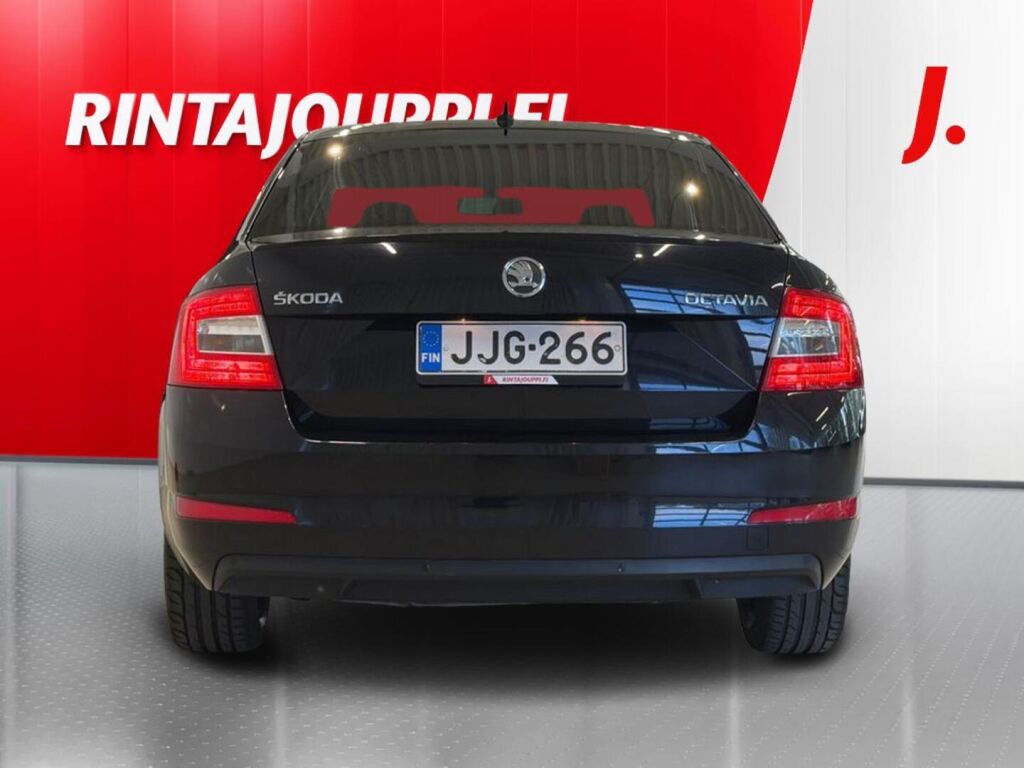 Skoda Octavia 2014 Musta