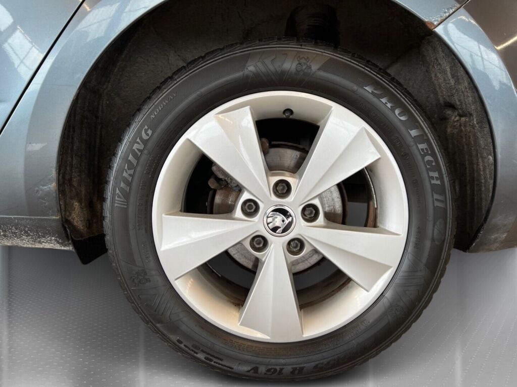 Skoda Octavia 2014 Hopea