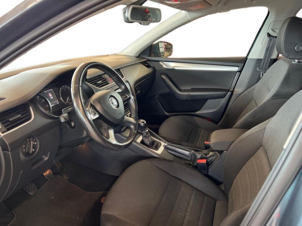 Skoda Octavia 2014 Hopea
