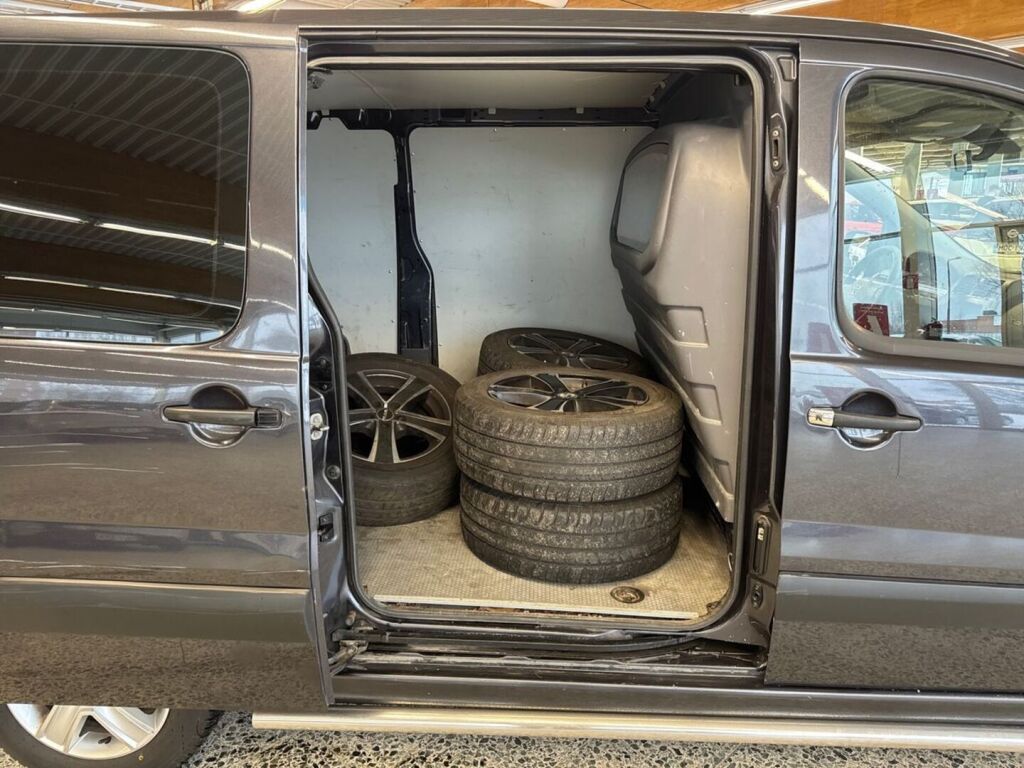 Toyota Proace 2014 Harmaa