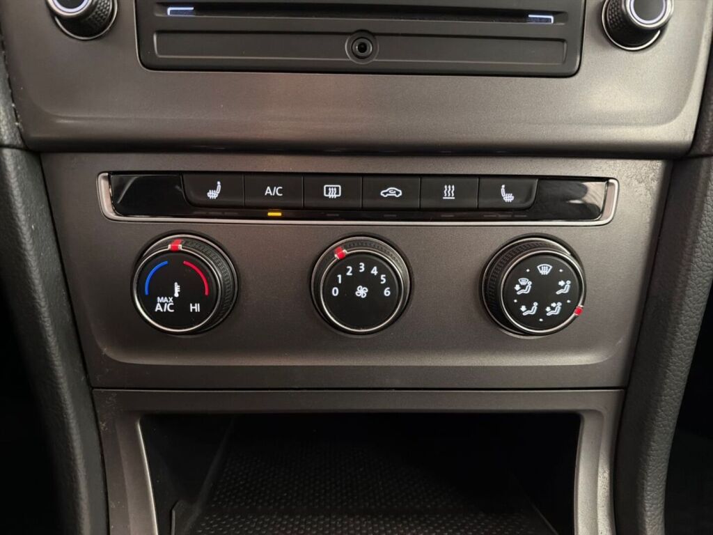 Volkswagen Golf 2014 Punainen