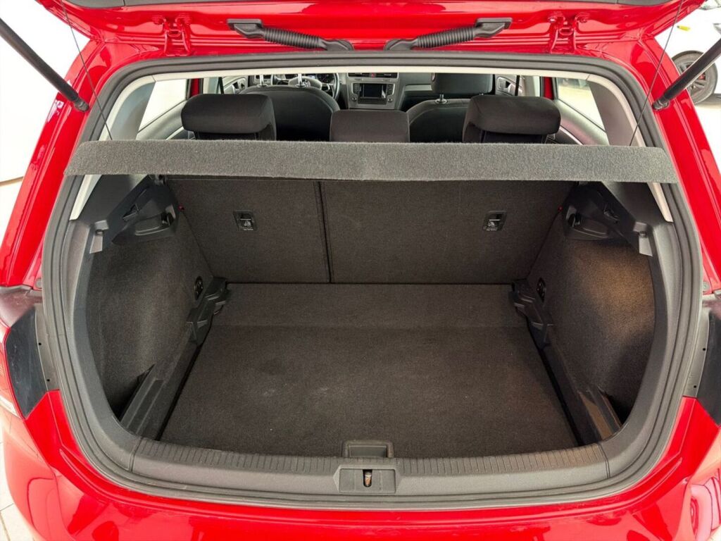 Volkswagen Golf 2014 Punainen