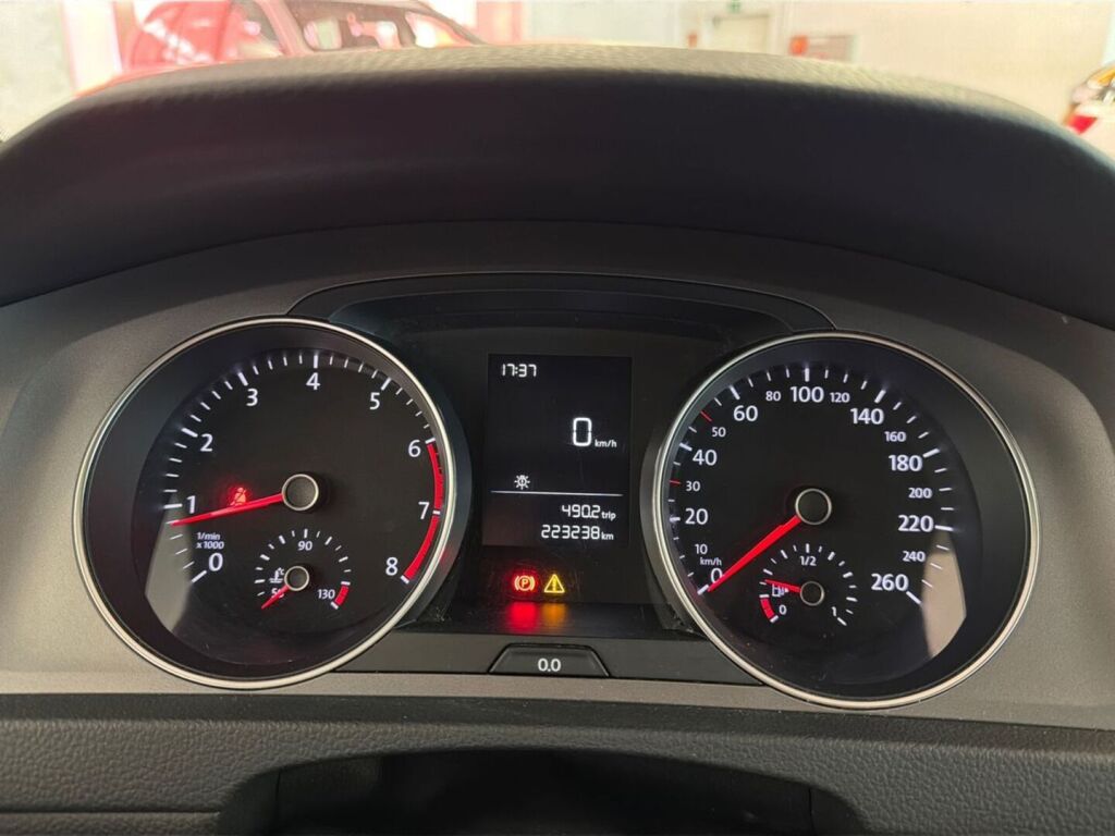 Volkswagen Golf 2014 Punainen