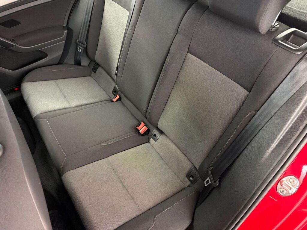 Volkswagen Golf 2014 Punainen