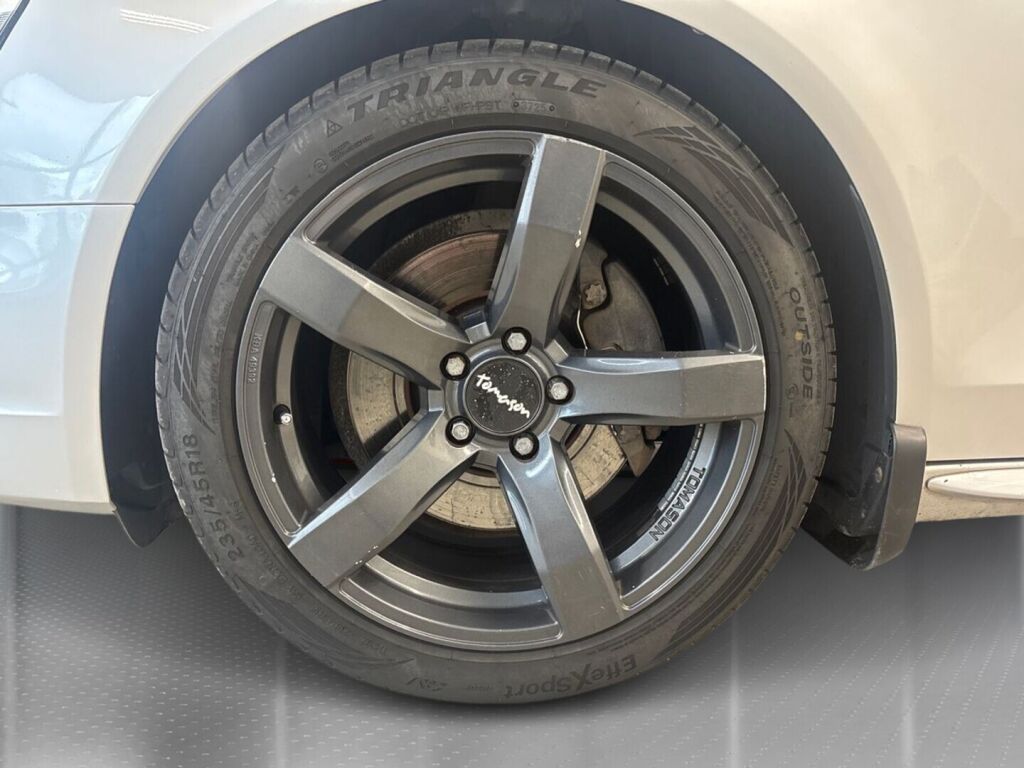 Audi A4 2014 Met. Hopea