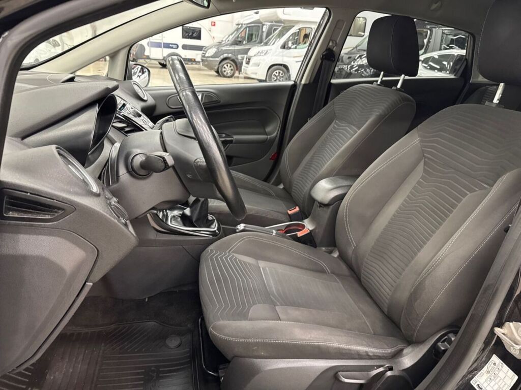 Ford Fiesta 2014 Musta