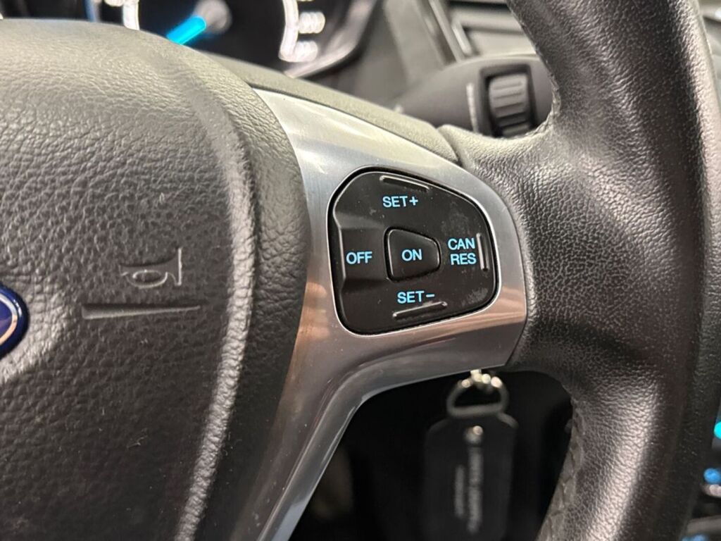 Ford Fiesta 2014 Musta