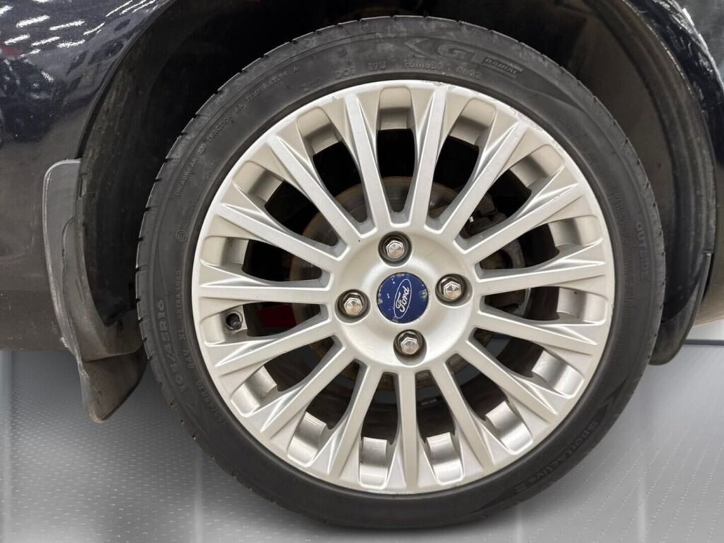 Ford Fiesta 2014 Musta