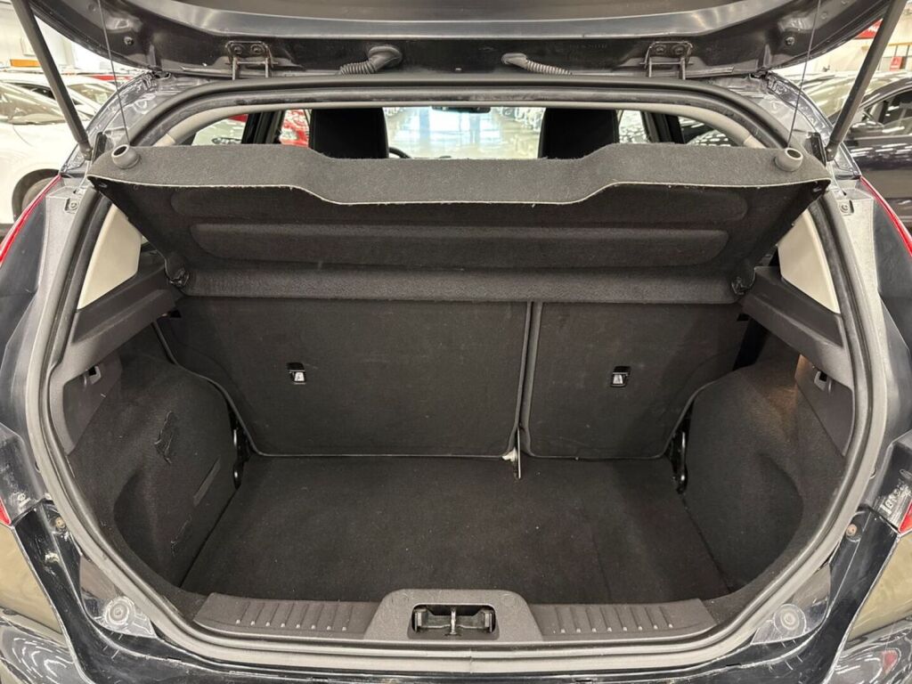 Ford Fiesta 2014 Musta