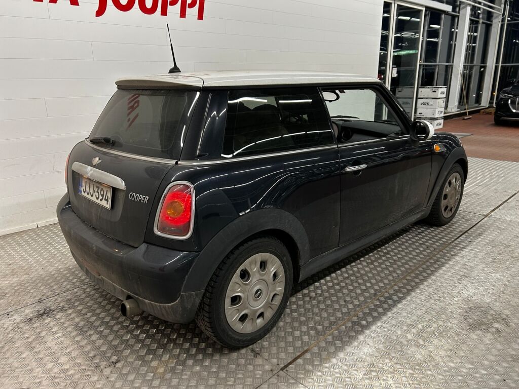 Mini Cooper 2007 Musta