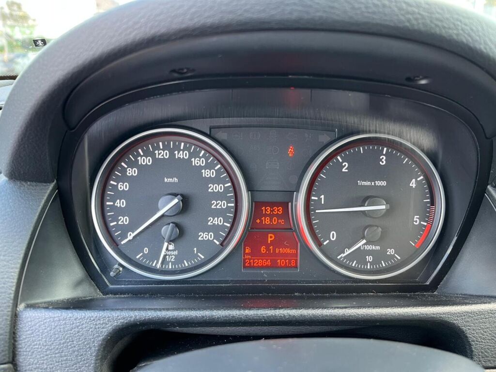 BMW X1 2012 Oranssi