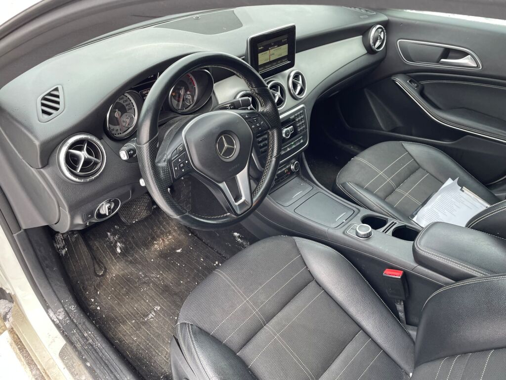 Mercedes-Benz CLA 2014 Valkoinen