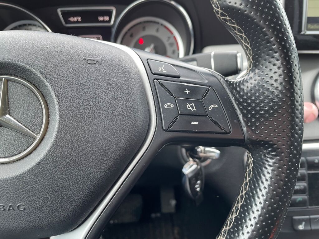 Mercedes-Benz CLA 2014 Valkoinen