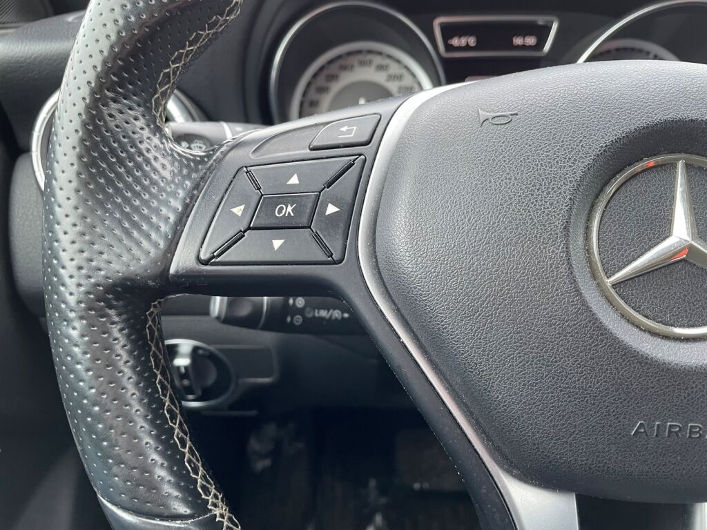 Mercedes-Benz CLA 2014 Valkoinen