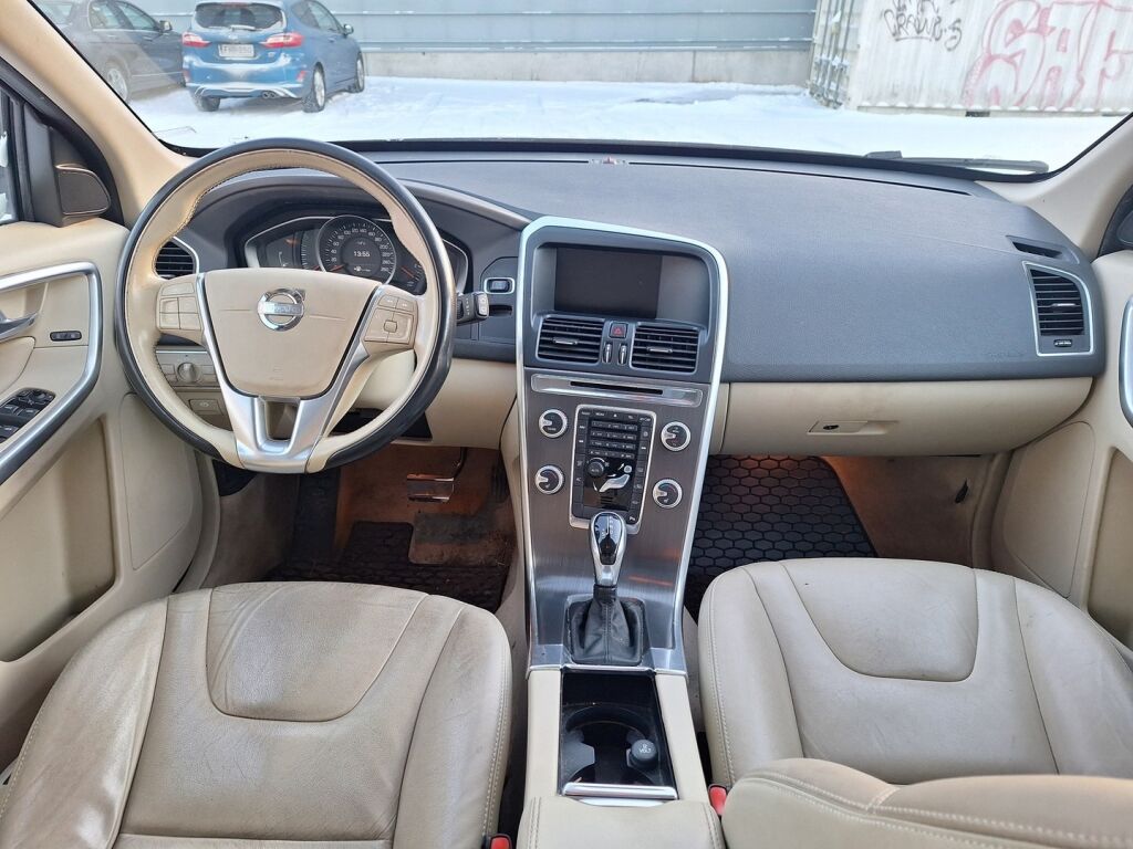 Volvo XC60 2015 Musta