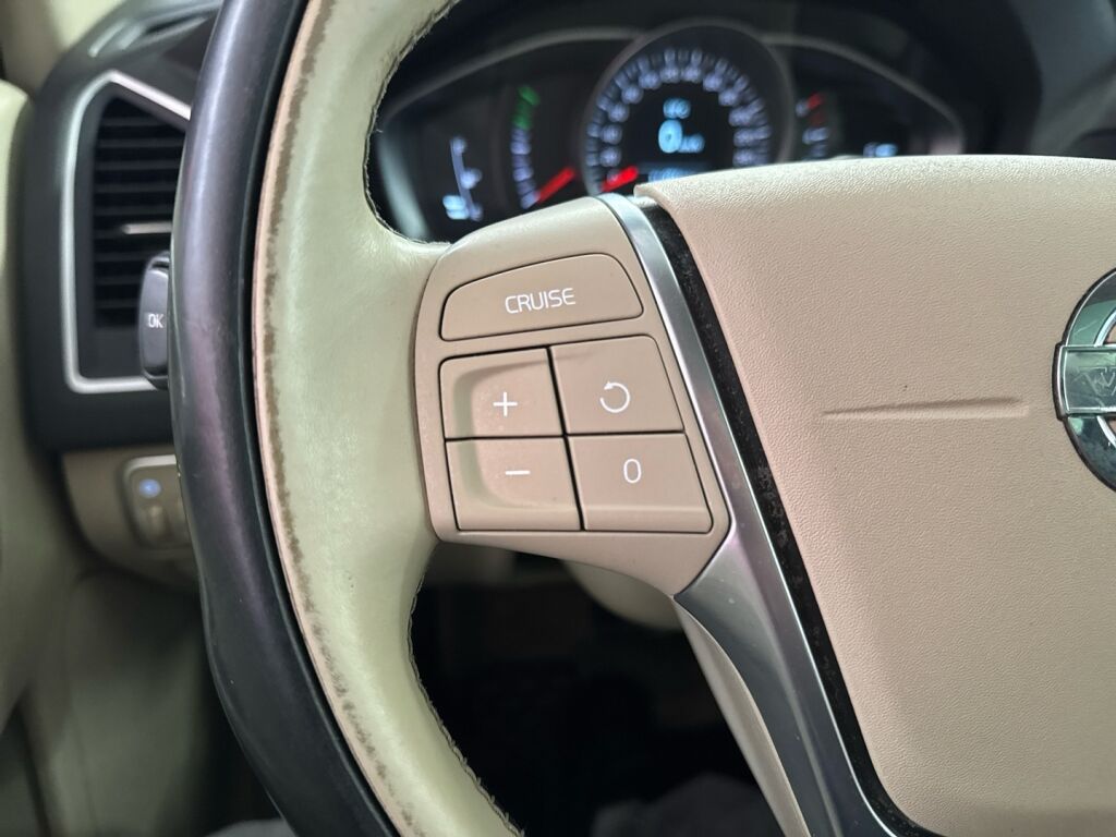 Volvo XC60 2015 Musta