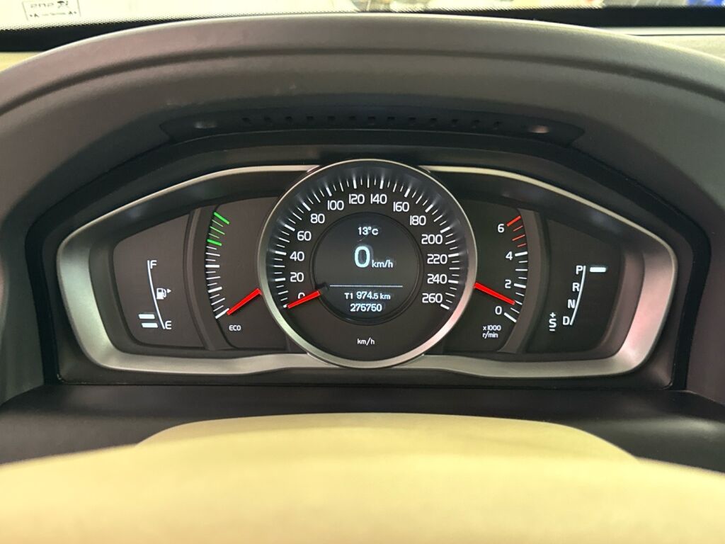 Volvo XC60 2015 Musta