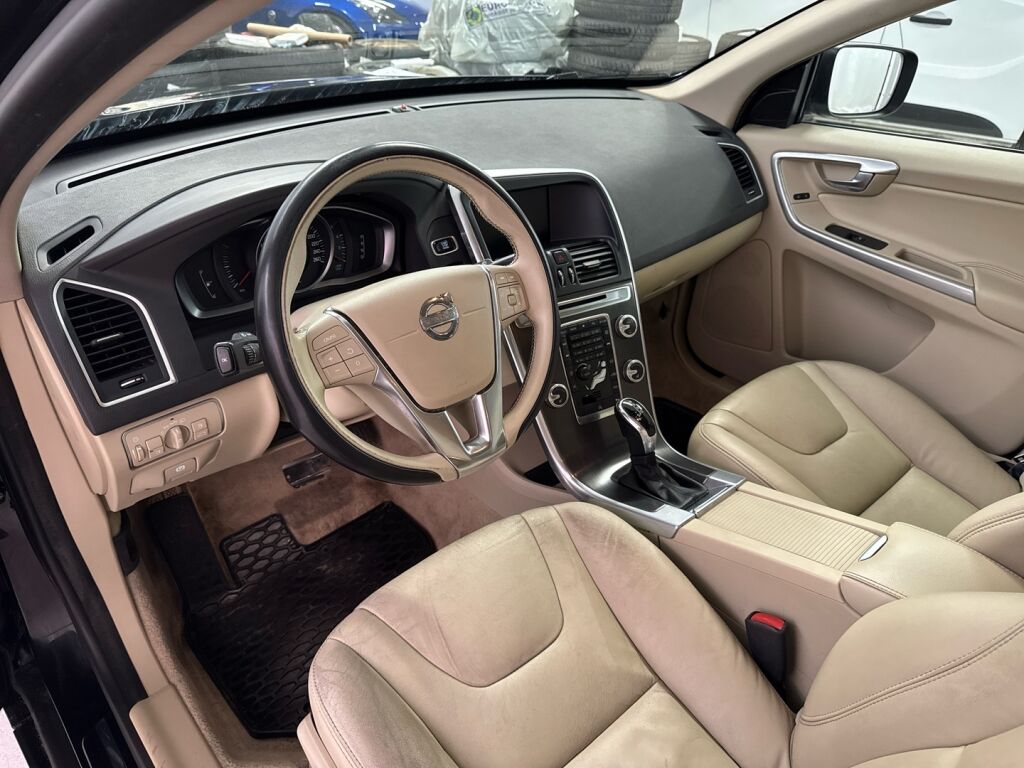 Volvo XC60 2015 Musta