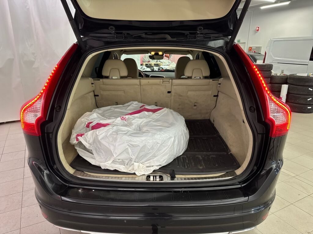 Volvo XC60 2015 Musta