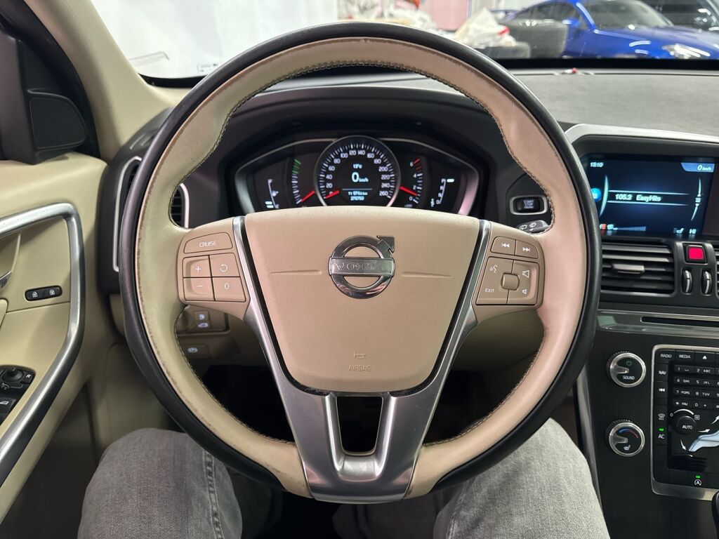 Volvo XC60 2015 Musta