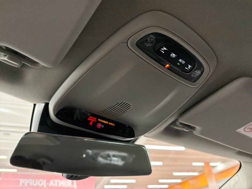 Volvo V40 2015 Harmaa