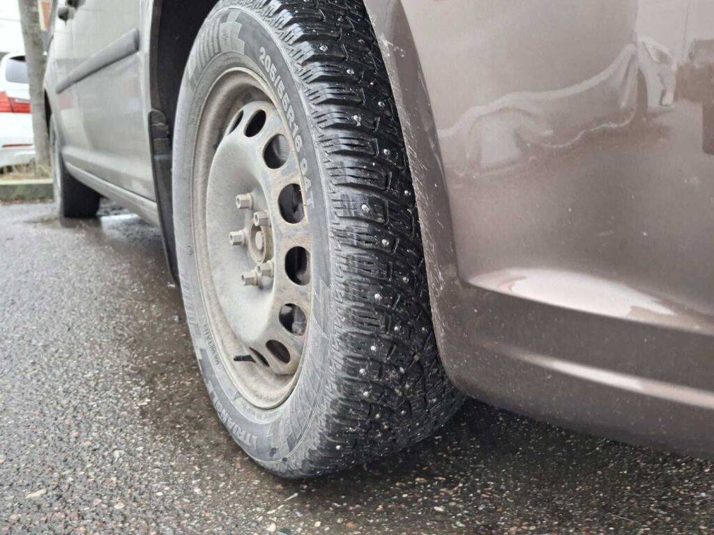 Volkswagen Caddy Maxi 2014 Ruskea (beige)