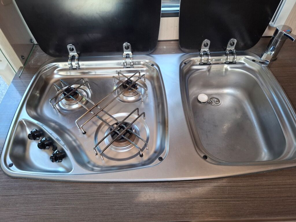 Dethleffs Globe-S A 677 2013 Valkoinen