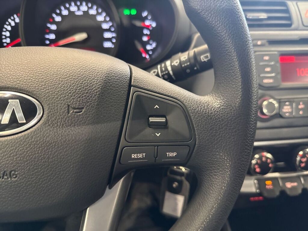 Kia Rio 2015 Ruskea (beige)