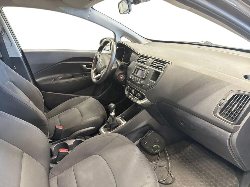 Kia Rio 2015 Ruskea (beige)
