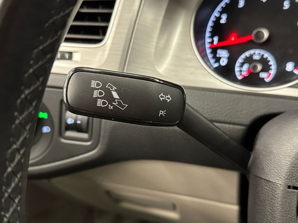 Volkswagen Golf 2014 Sininen