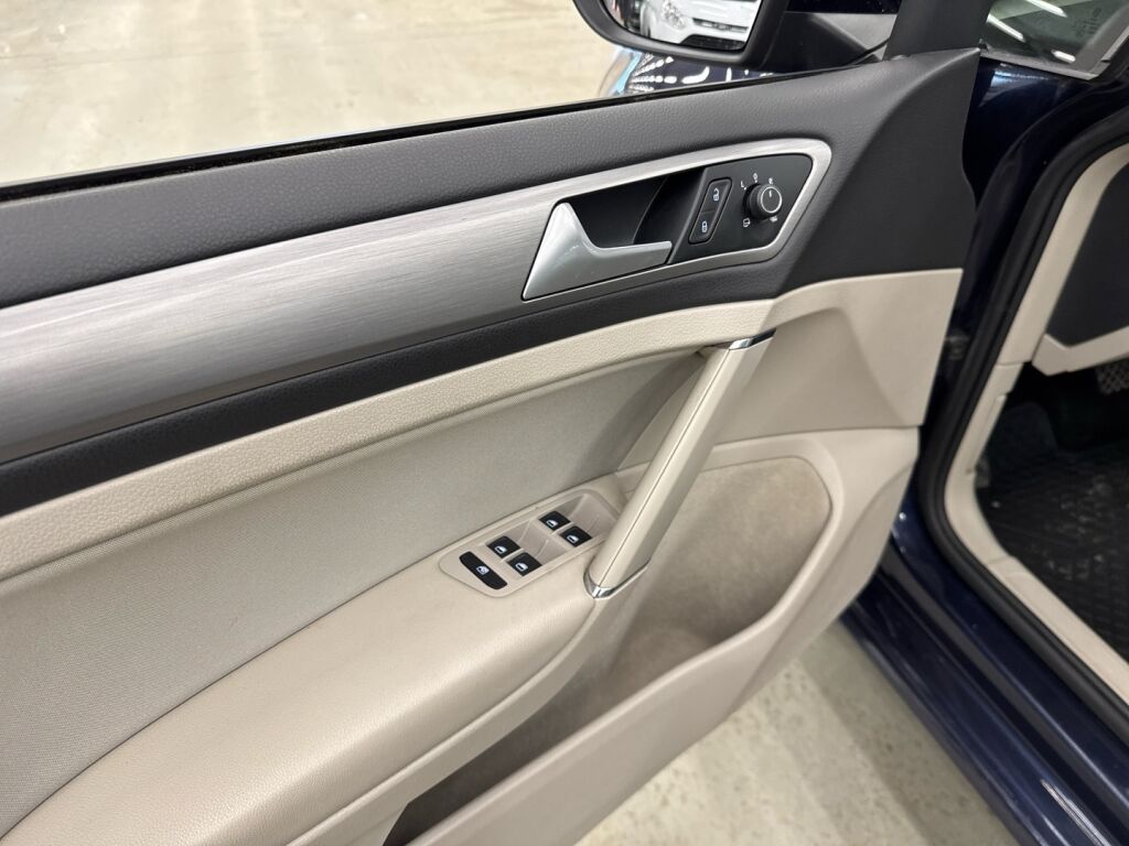 Volkswagen Golf 2014 Sininen