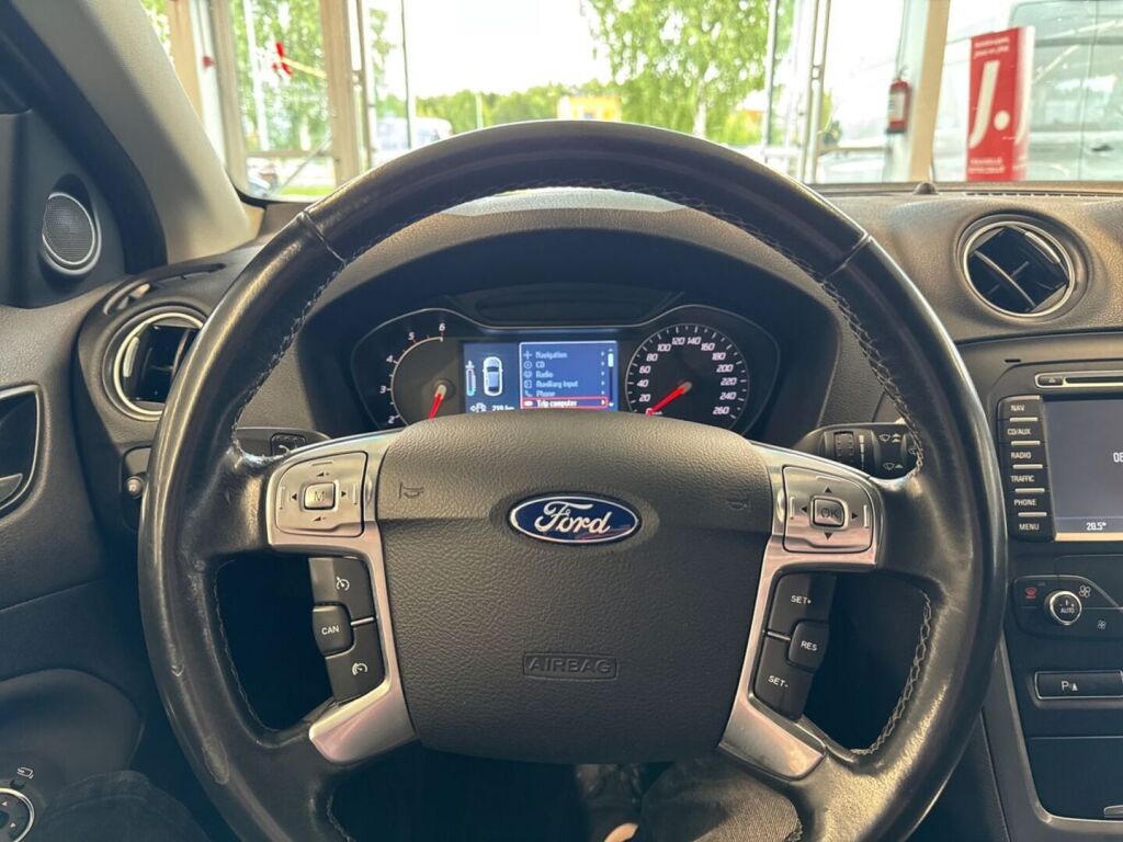 Ford Mondeo 2015 Musta
