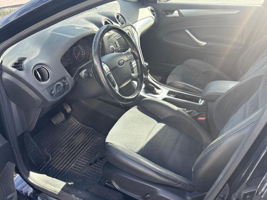 Ford Mondeo 2015 Musta