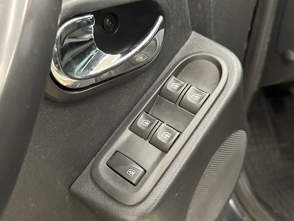 Dacia Duster 2014 Harmaa