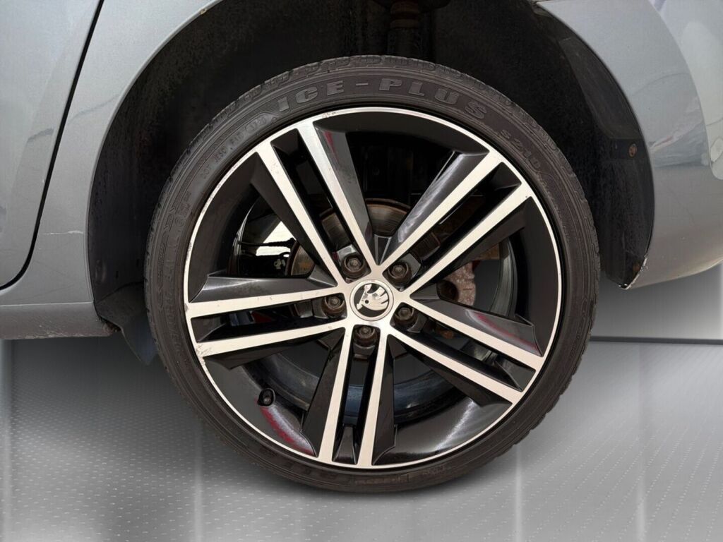 Skoda Rapid 2015 Hopea
