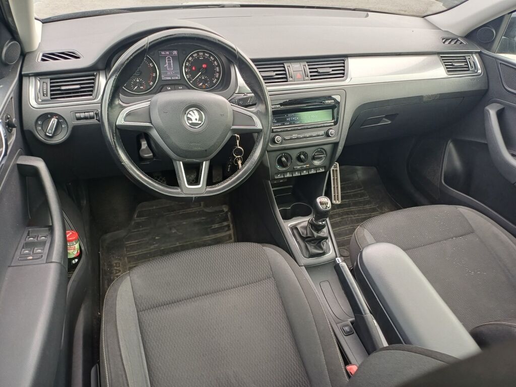 Skoda Rapid 2015 Hopea
