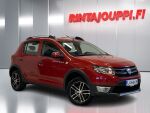 Dacia Sandero 2015 Punainen