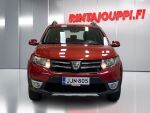 Dacia Sandero 2015 Punainen