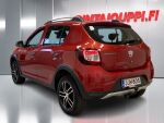 Dacia Sandero 2015 Punainen