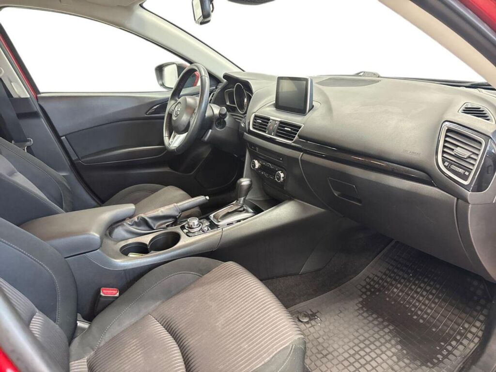 Mazda Mazda3 2015 Punainen