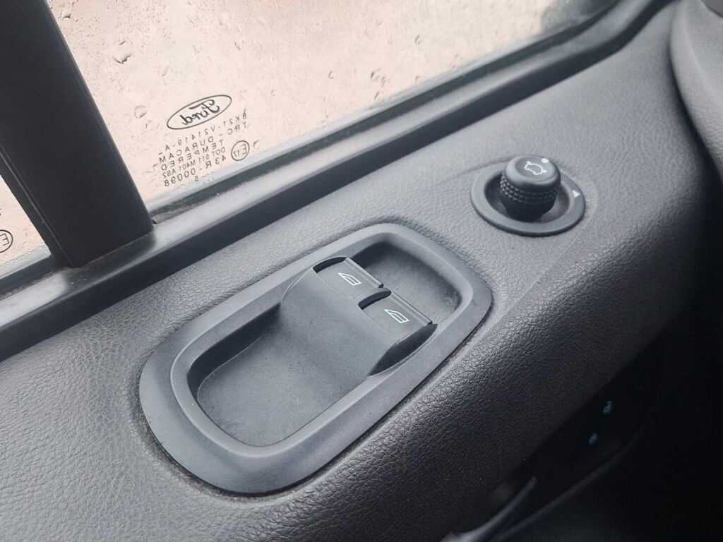 Ford Transit Custom 2015 Musta