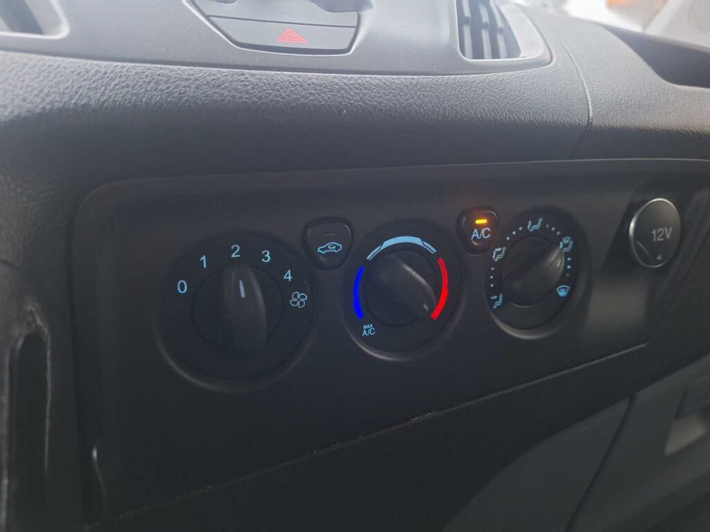 Ford Transit Custom 2015 Musta