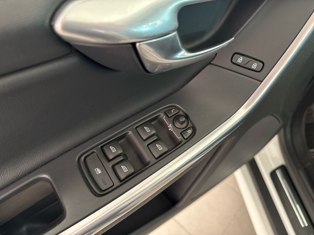 Volvo XC60 2015 Valkoinen