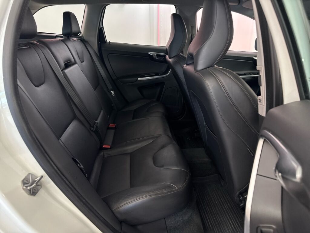 Volvo XC60 2015 Valkoinen