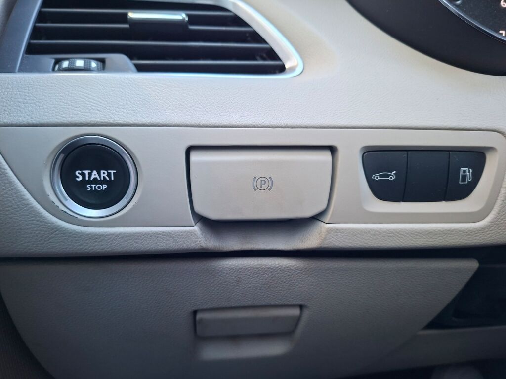 Peugeot 508 2015 Musta