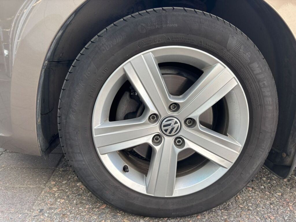 Volkswagen Golf Sportsvan 2015 Ruskea (beige)