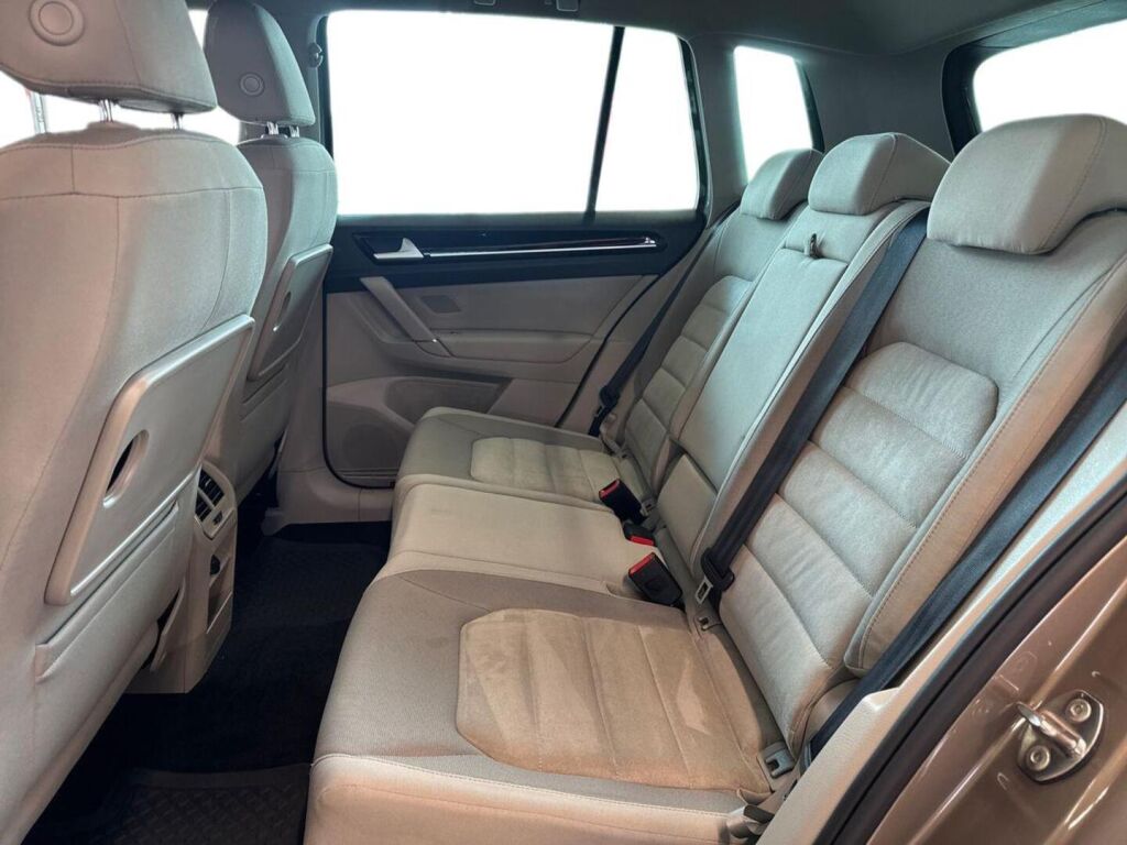 Volkswagen Golf Sportsvan 2015 Ruskea (beige)